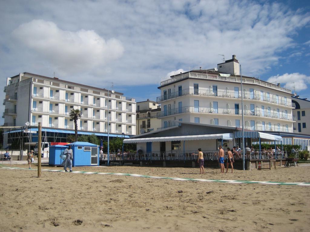 Hotel Playa e Mare Nostrum Caorle Exterior foto
